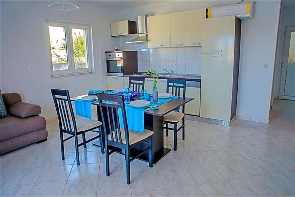 Apartment A1, for 5 persons