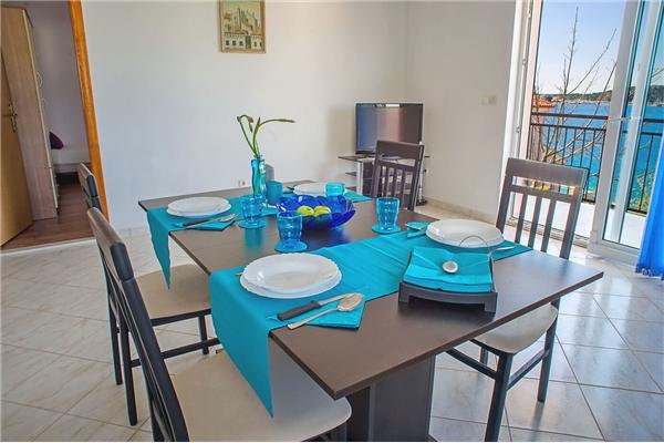 Apartment A1, for 5 persons