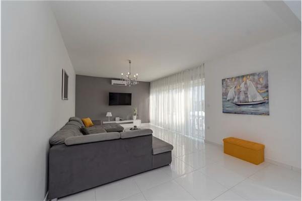 House K1, for 12 persons