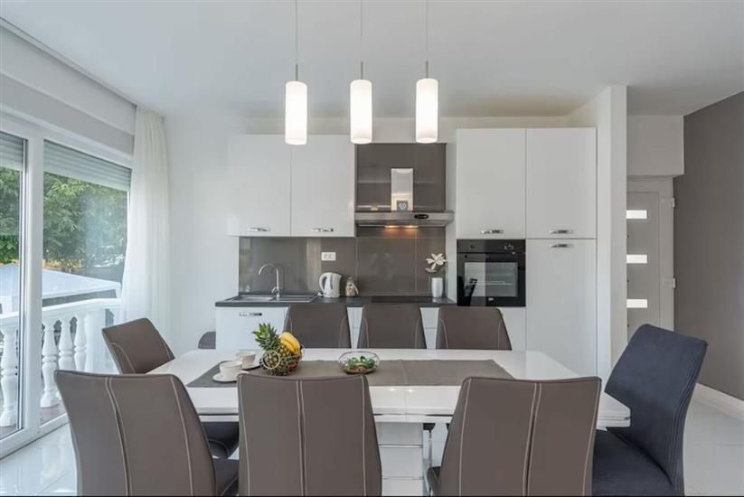 House K1, for 12 persons