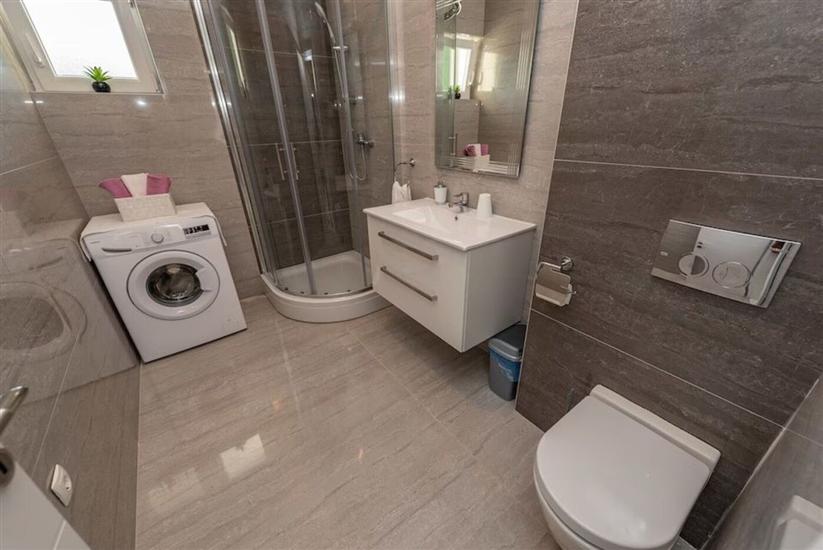 House K1, for 12 persons