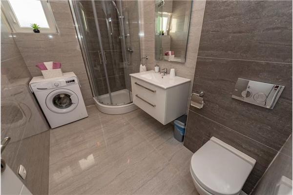 House K1, for 12 persons