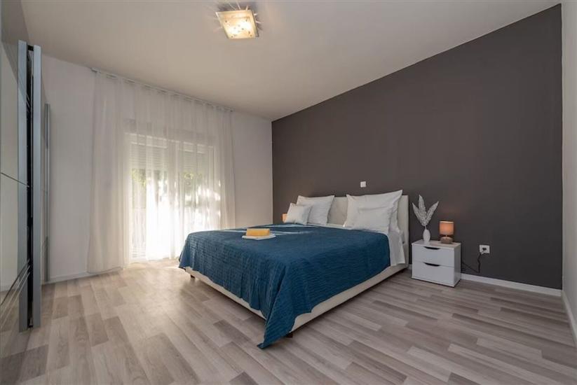 House K1, for 12 persons