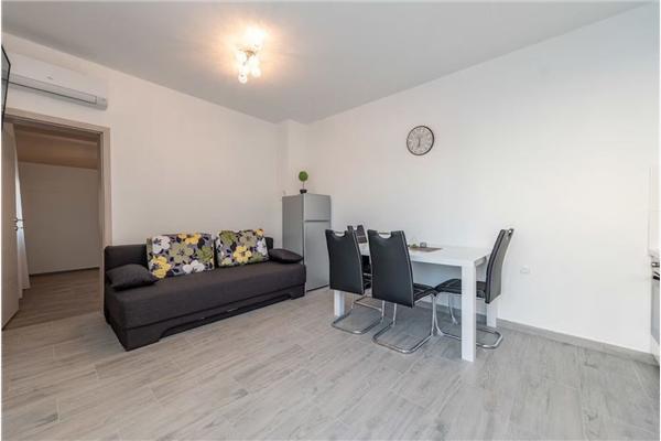 House K1, for 12 persons