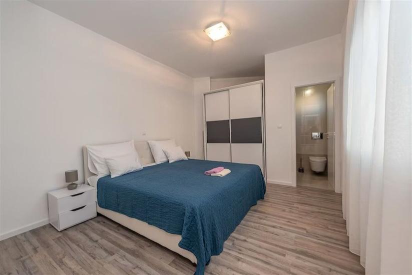 House K1, for 12 persons