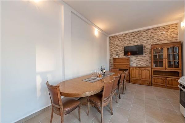 House K1, for 12 persons