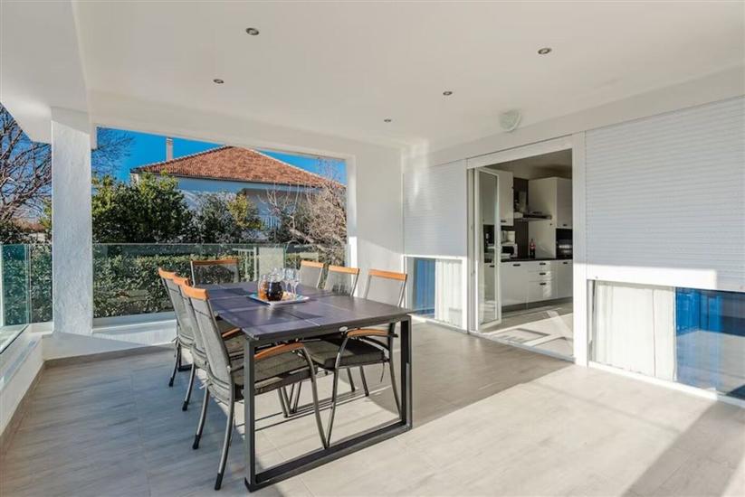 House K1, for 12 persons