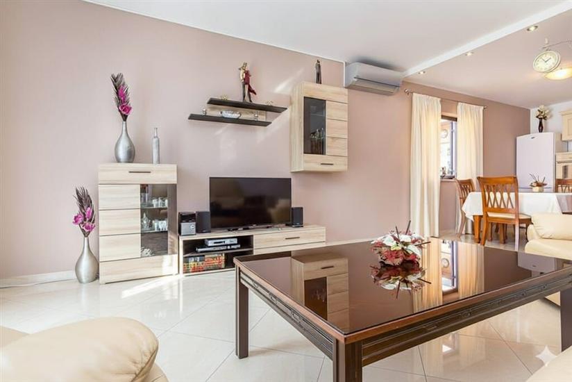 Apartment A1, for 8 persons