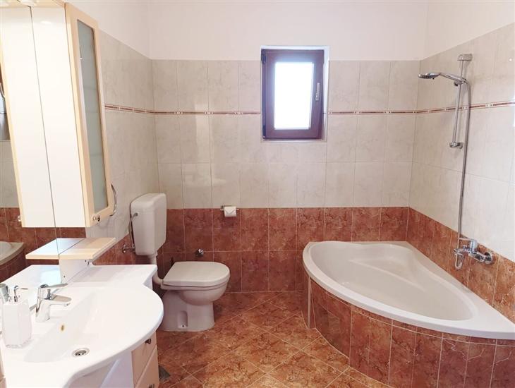 Apartment A1, for 8 persons