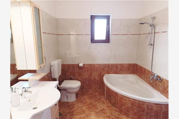 Apartment A1, for 8 persons