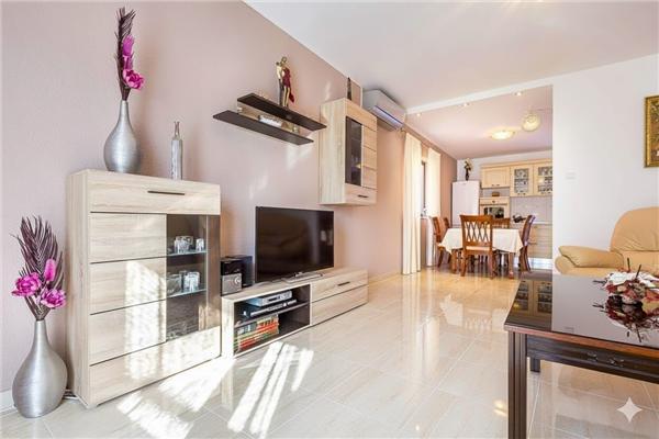 Apartment A1, for 8 persons