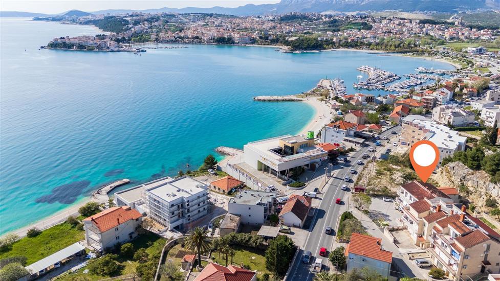 Apartments and Rooms Robi