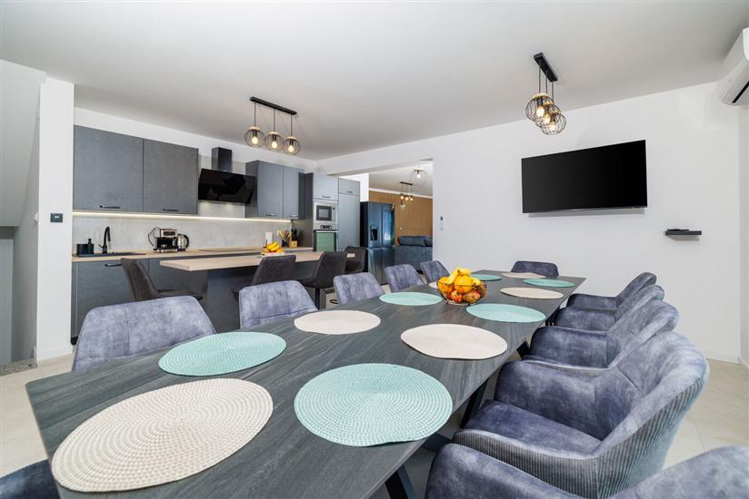 House K1, for 11 persons