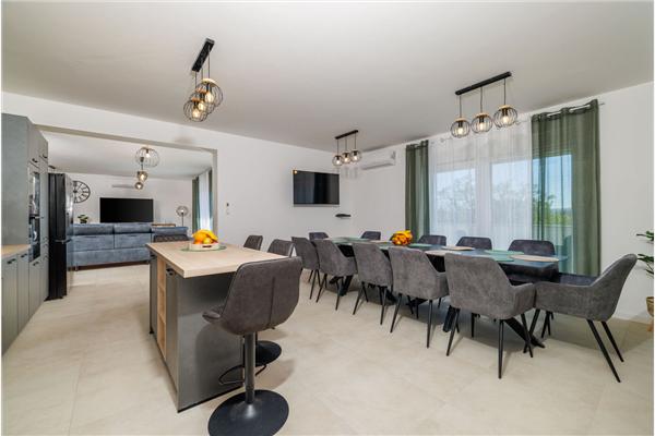 House K1, for 11 persons