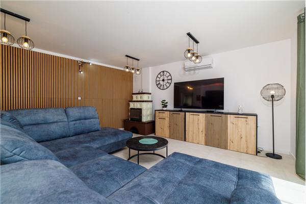 House K1, for 11 persons