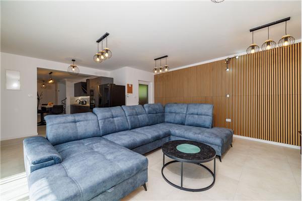 House K1, for 11 persons