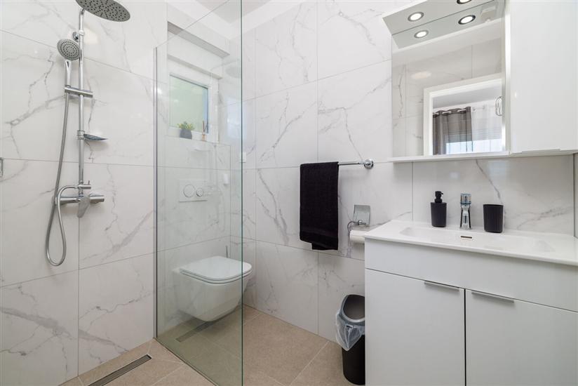 House K1, for 11 persons