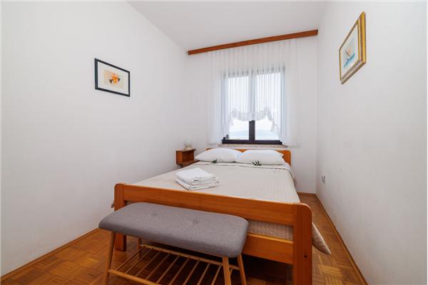 Apartment A1, for 7 persons