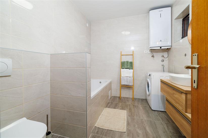 Apartment A1, for 7 persons