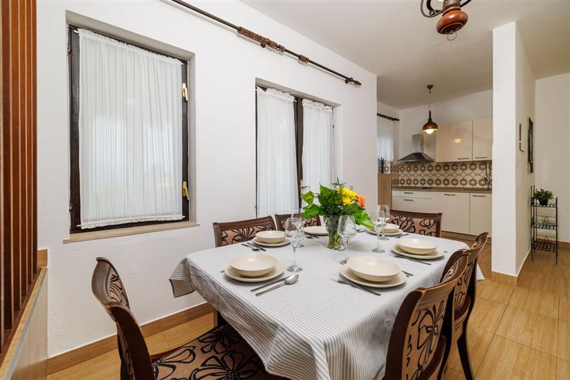 Apartment A1, for 7 persons