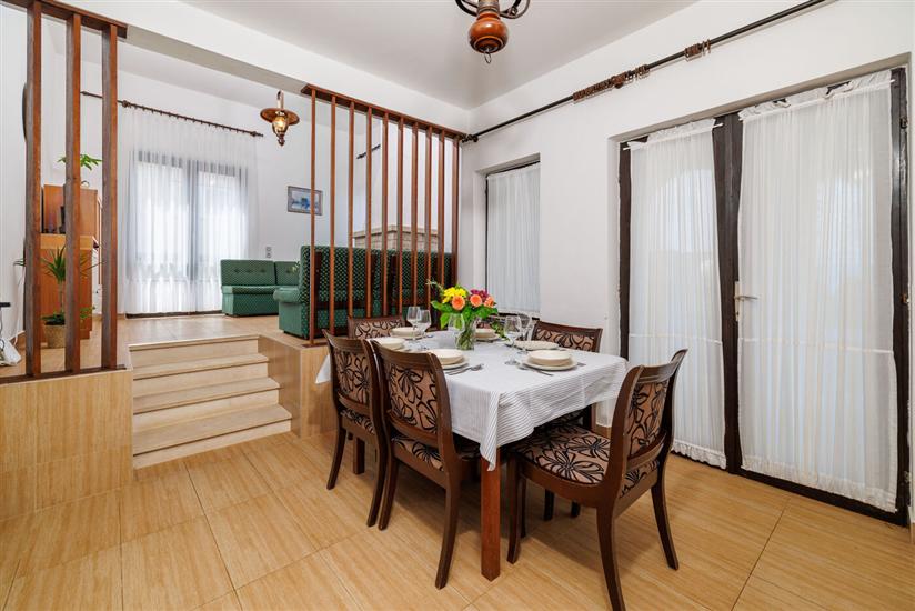 Apartment A1, for 7 persons