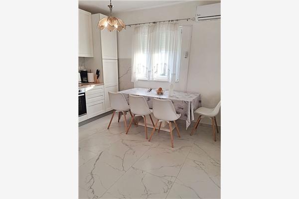 Apartment A1, for 6 persons