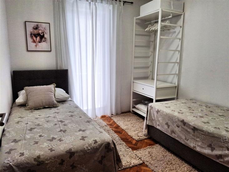 Apartment A2, for 5 persons