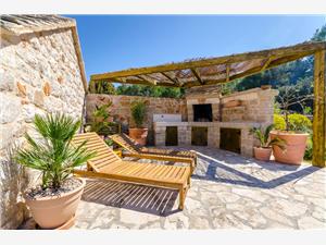 Apartment Middle Dalmatian islands,BookBilusicFrom 357 €