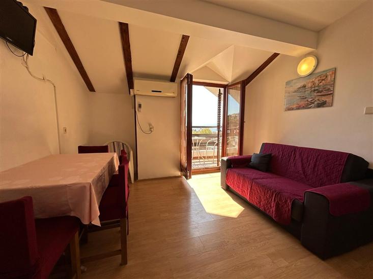 Apartment A4, for 4 persons