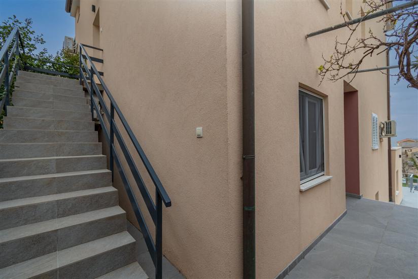 Apartments and Rooms Rakic