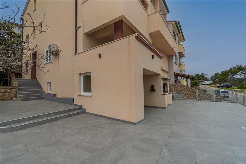 Apartments and Rooms Rakic