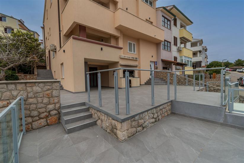 Apartments and Rooms Rakic