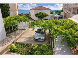 House Mari Novalja - island Pag, Size 100.00 m2, Airline distance to town centre 300 m