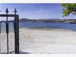 Beachfront accommodation Split and Trogir riviera,BookFrom 114 €