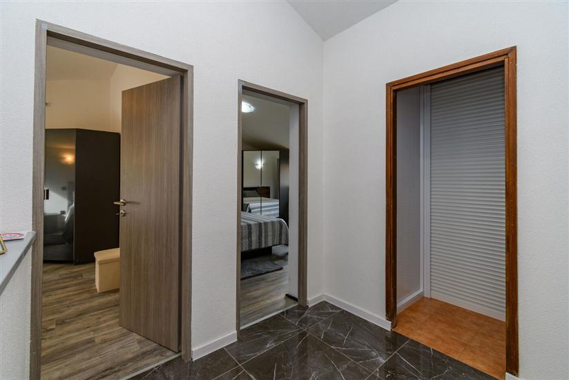 Apartment A1, for 5 persons