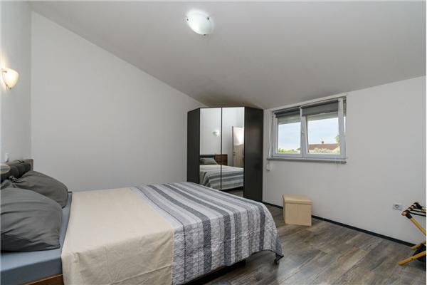 Apartment A1, for 5 persons