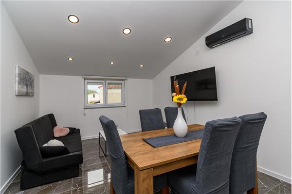 Apartment A1, for 5 persons