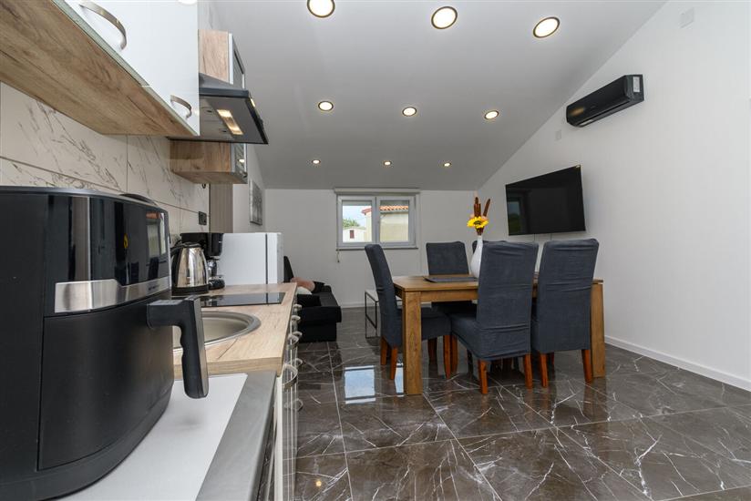 Apartment A1, for 5 persons