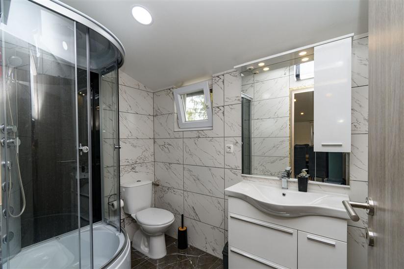 Apartment A1, for 5 persons