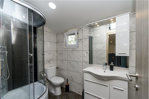 Apartment A1, for 5 persons