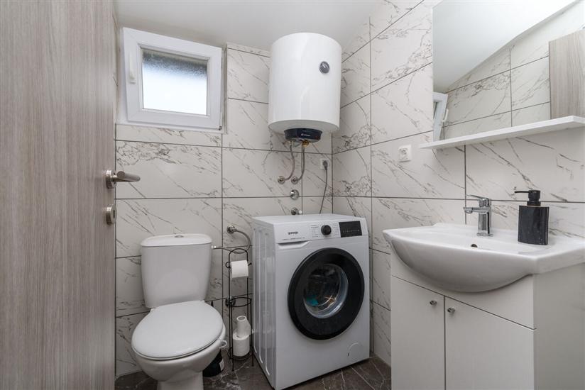 Apartment A1, for 5 persons