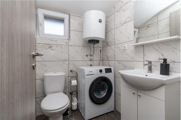 Apartment A1, for 5 persons