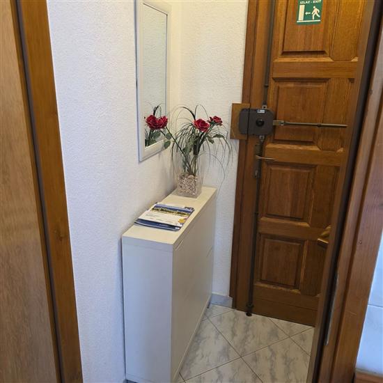 Room S1, for 2 persons