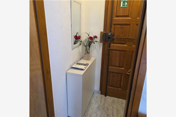 Room S1, for 2 persons