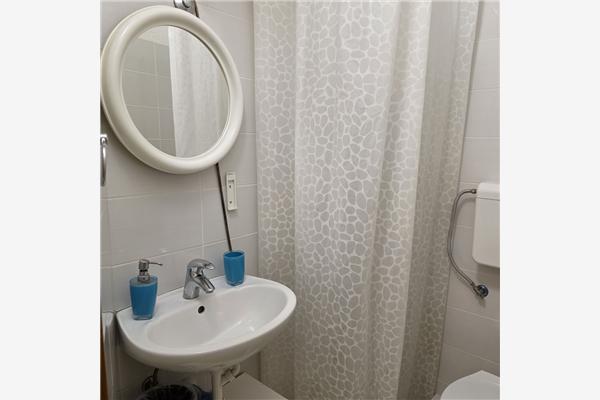 Room S1, for 2 persons