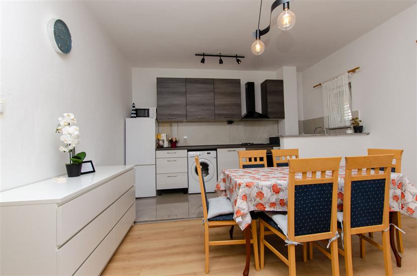 Apartment A1, for 6 persons