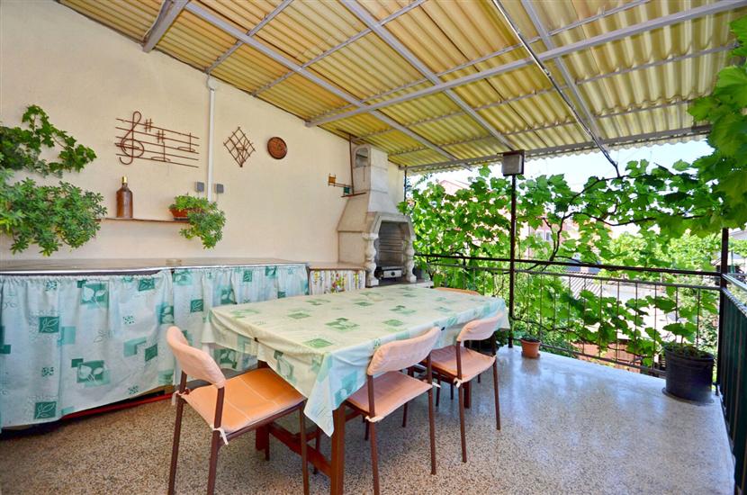Apartment A2, for 6 persons