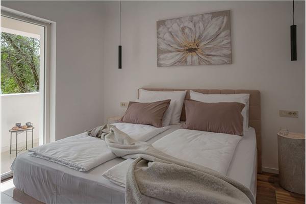 House , for 8 persons