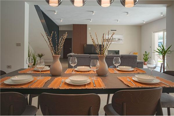 House , for 8 persons