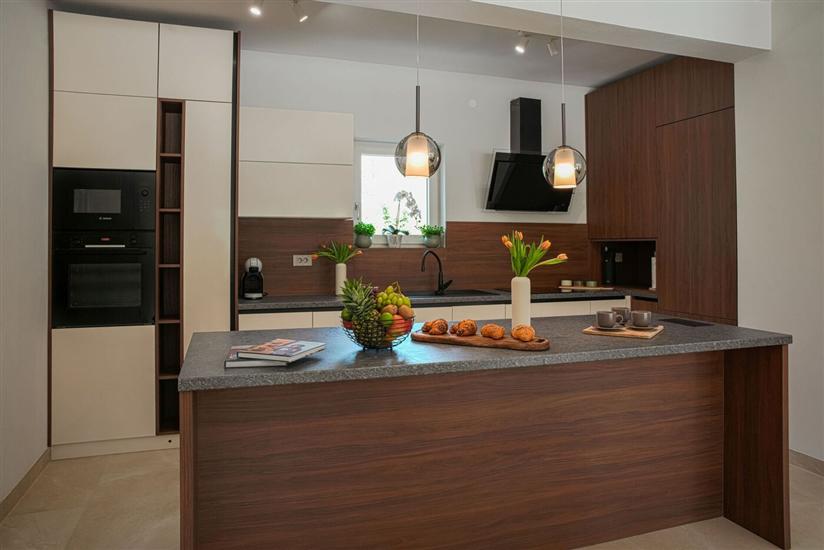 House , for 8 persons